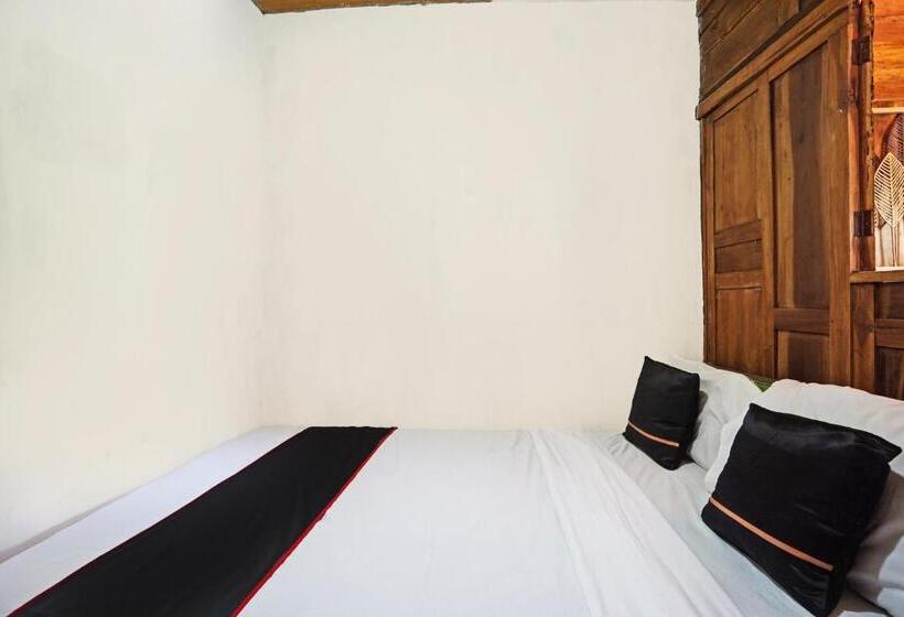 غرفة قياسية, Lembah Mbalong Resort Mitra Reddoorz Near Exit Tol Singosari