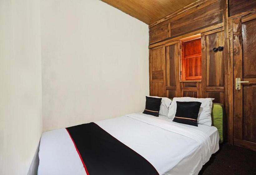 חדר סטנדרט, Lembah Mbalong Resort Mitra Reddoorz Near Exit Tol Singosari