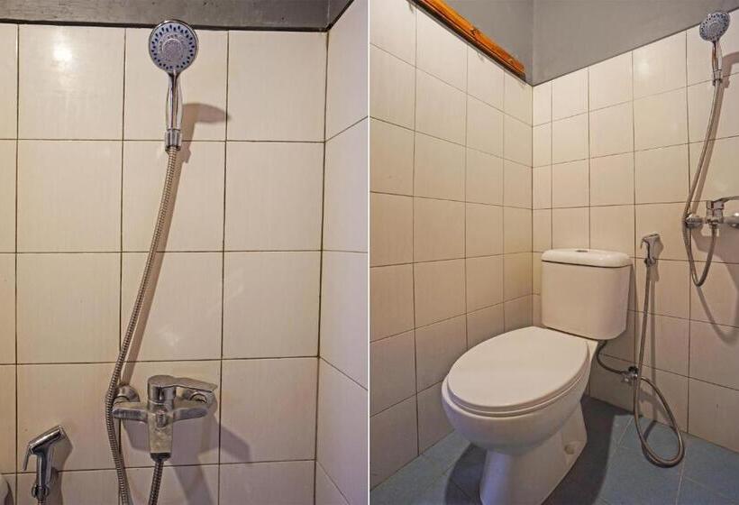 Номер Deluxe, Lembah Mbalong Resort Mitra Reddoorz Near Exit Tol Singosari