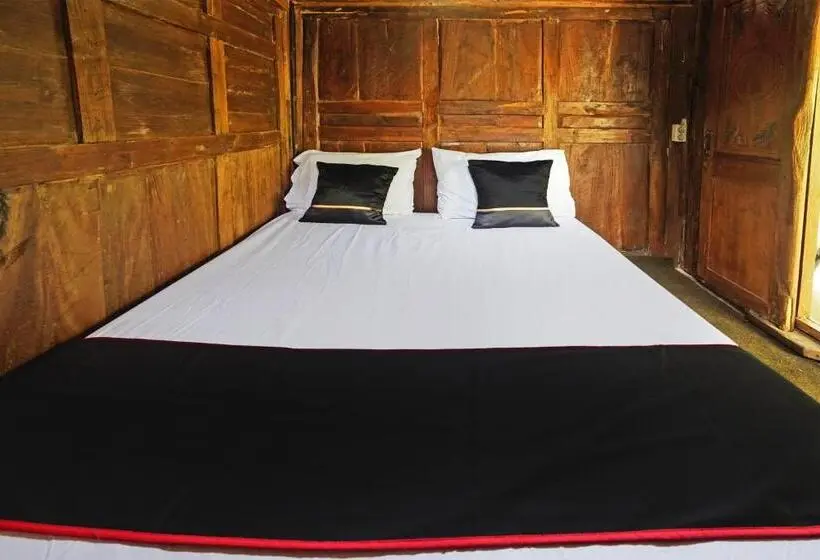 デラックスルーム, Lembah Mbalong Resort Mitra Reddoorz Near Exit Tol Singosari