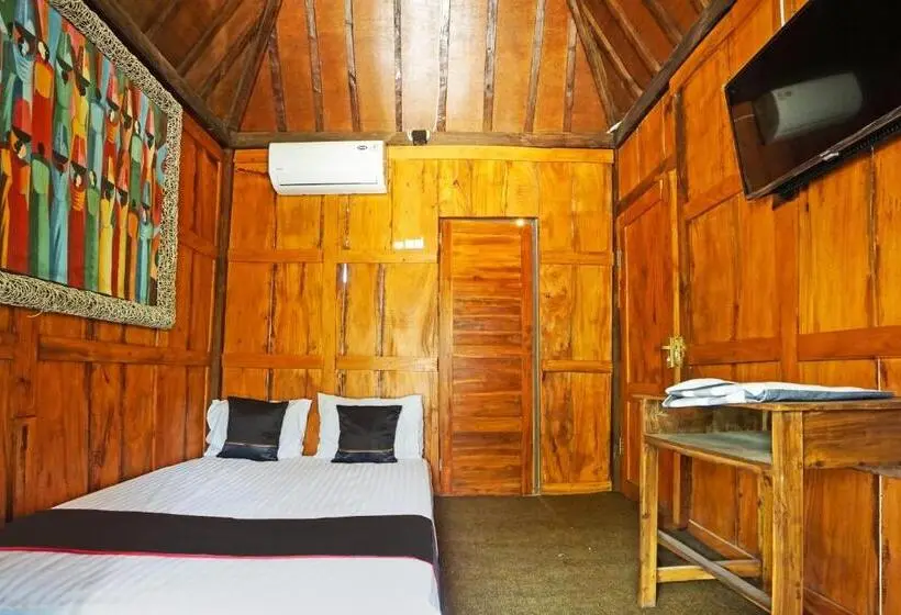 デラックススイート, Lembah Mbalong Resort Mitra Reddoorz Near Exit Tol Singosari