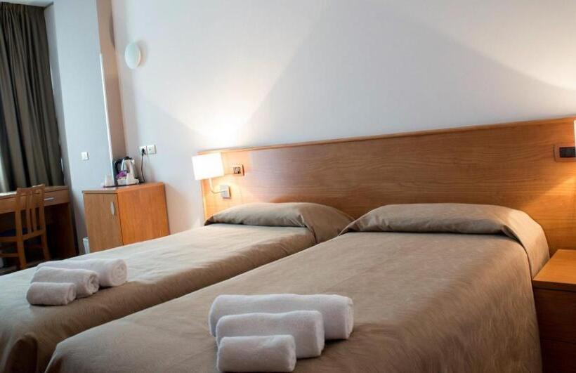 غرفة كومفورت ثلاثية, Vico Alto Siena