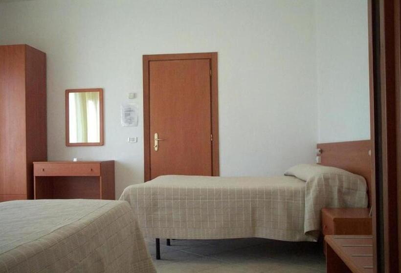 غرفة كومفورت ثلاثية, Vico Alto Siena