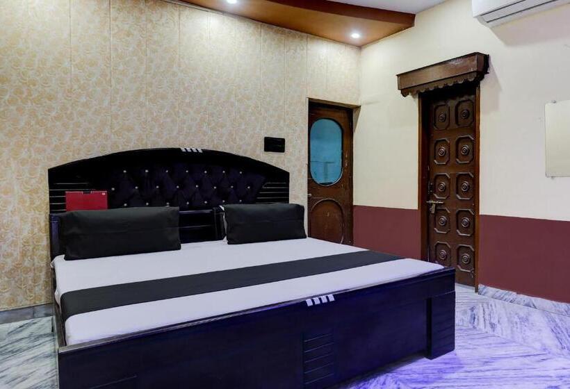 Трехместный Номер Классика, Oyo Flagship Mamta Hotel And Marriage Lawn