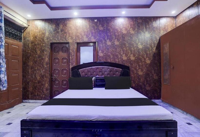 Трехместный Номер Классика, Oyo Flagship Mamta Hotel And Marriage Lawn