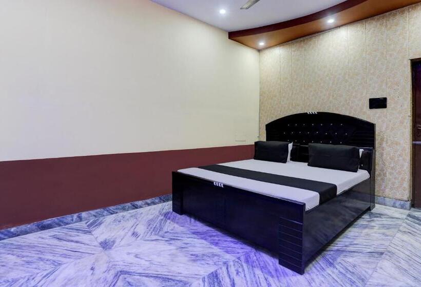 اتاق کلاسیک سه تخته, Oyo Flagship Mamta Hotel And Marriage Lawn