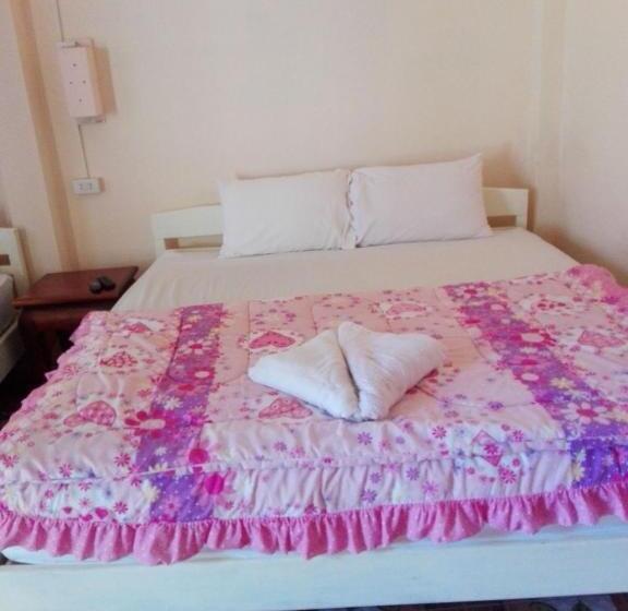 חדר סטנדרט לשלושה עם מרפסת, Sainamhoun Guesthouse