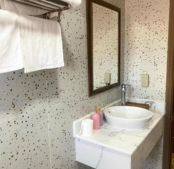 اتاق استاندارد سه نفره, Rova Hotel Positano Horse Phú Quốc