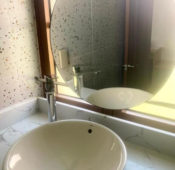 اتاق استاندارد سه نفره, Rova Hotel Positano Horse Phú Quốc