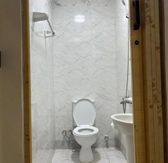 اتاق استاندارد سه نفره, Revento