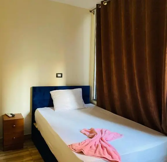 اتاق لوکس یک تخته, Revento