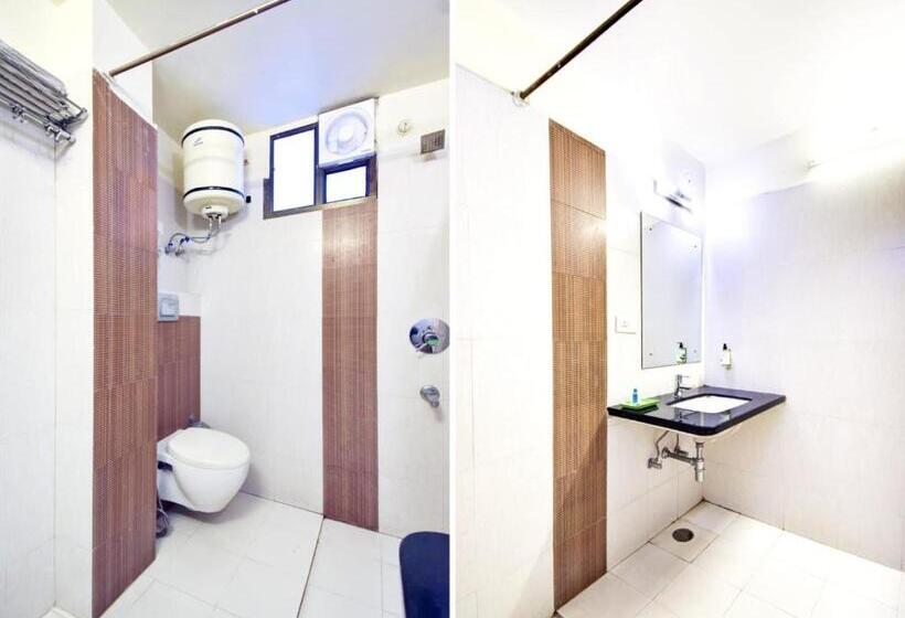 اتاق لوکس سه تخته, Sahibs Corporate Inn   Family & Corporate