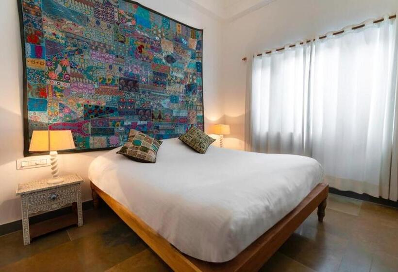 اتاق استاندارد, The People Hostel