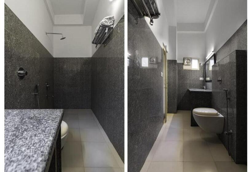 اتاق لوکس, The People Hostel