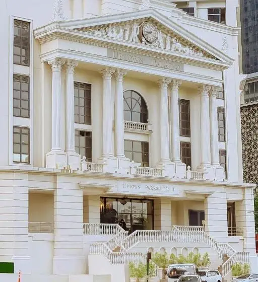 آپارتمان 1 خوابه با چشم‌انداز استخر, Uptown Parksuites 1br With Wi Fi, Free Netflix, Washer & Pool View