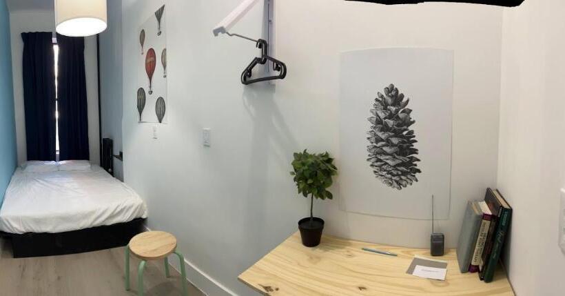 اتاق استاندارد, East Harlem Hostel
