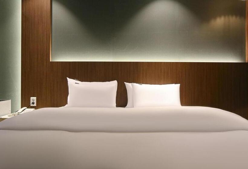 חדר סטנדרט, Feel Green