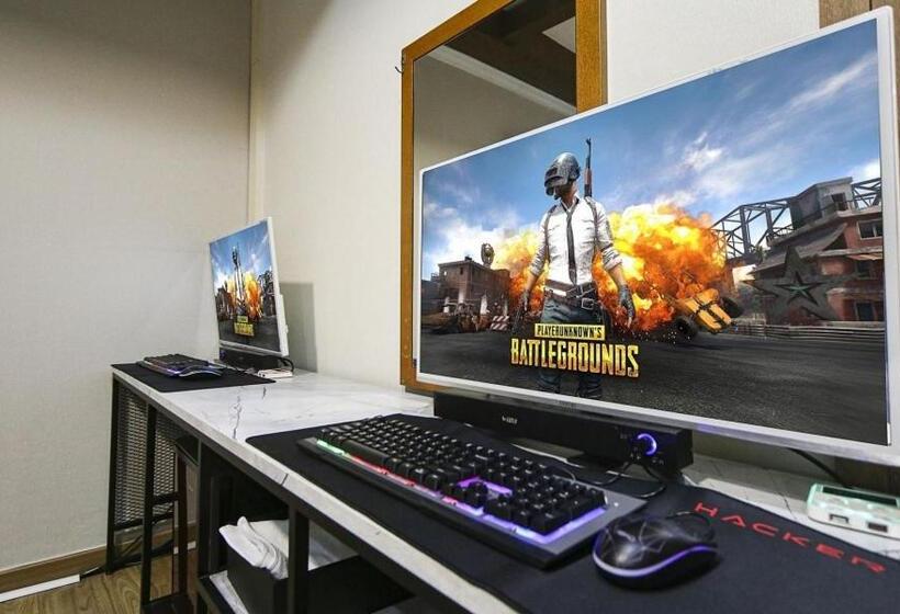 חדר סופריור, Feel Green