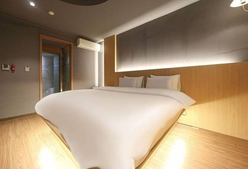 חדר דלוקס, Feel Green