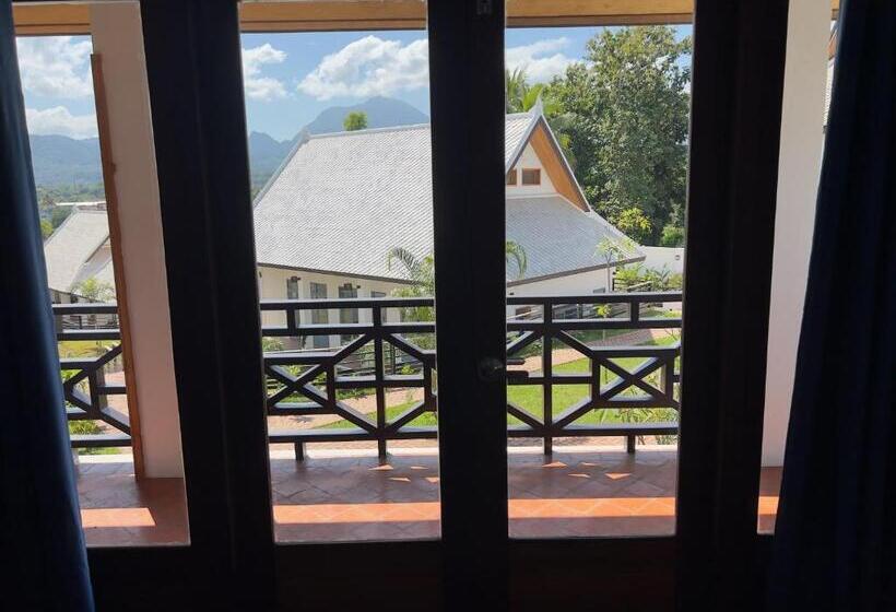 Quarto Estandar com Sacada, Madilao