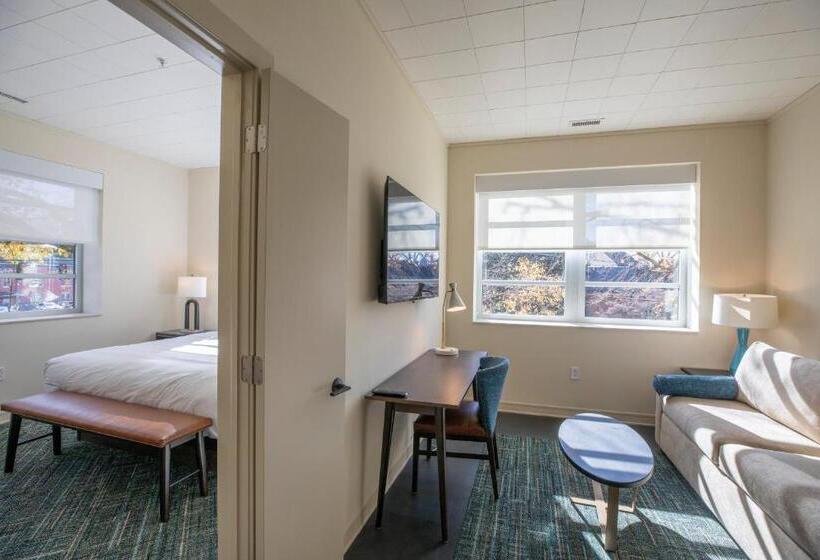 Люкс Deluxe Кровать Кинг, The Holbrook