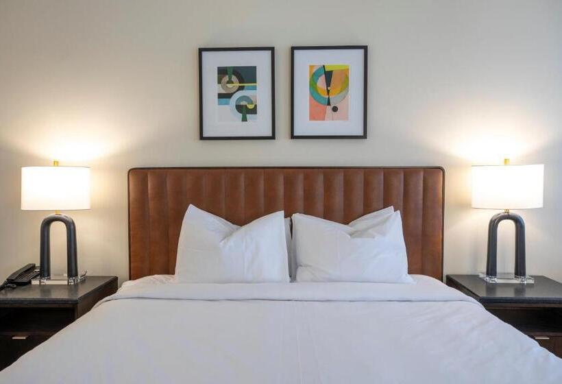 Люкс, The Holbrook