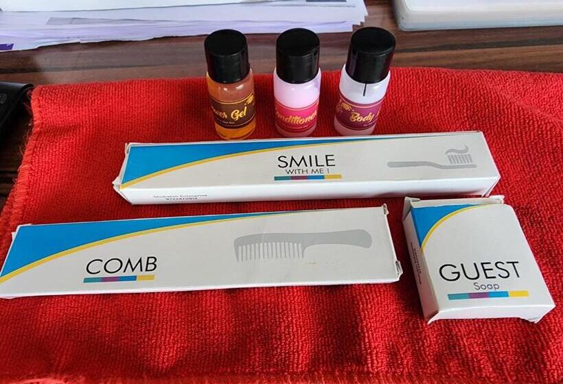 חדר סטנדרט, The Royal In