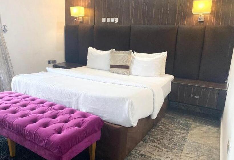 سوییت, Jj Mas Hotel And Suites