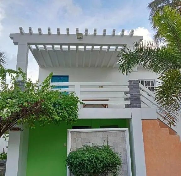 Deluxe-perhehuone, Orlando Beach Resort