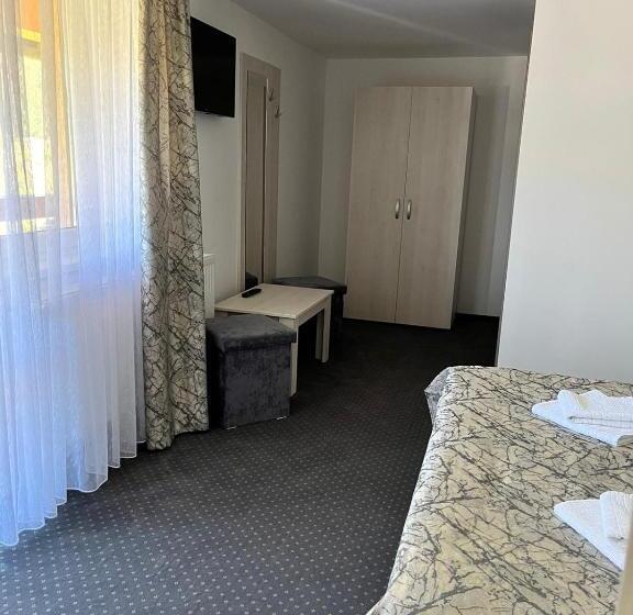 Deluxe Trippelrum, Matei Moieciu De Sus