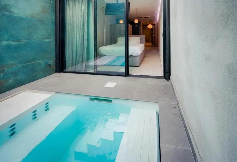 اتاق استاندارد با چشمانداز استخر, Agora Tournai Wellness Suites 3 Appartements Touristiques Sur La Grand Place