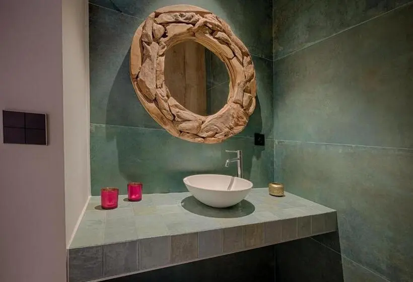 اتاق استاندارد با چشمانداز استخر, Agora Tournai Wellness Suites 3 Appartements Touristiques Sur La Grand Place