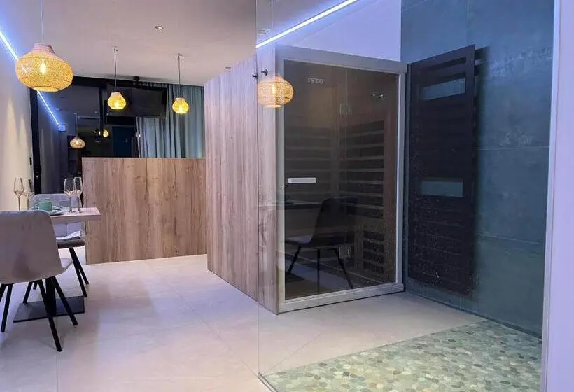 اتاق استاندارد با چشمانداز استخر, Agora Tournai Wellness Suites 3 Appartements Touristiques Sur La Grand Place
