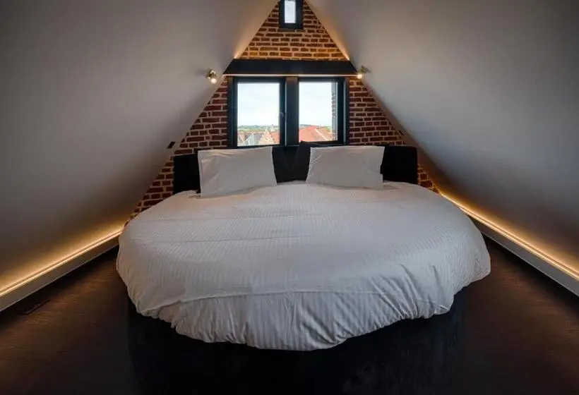 اتاق خانوادگی, Agora Tournai Wellness Suites 3 Appartements Touristiques Sur La Grand Place