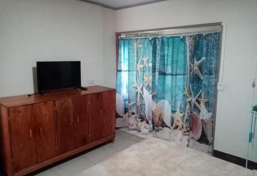 اتاق استاندارد, La Casita