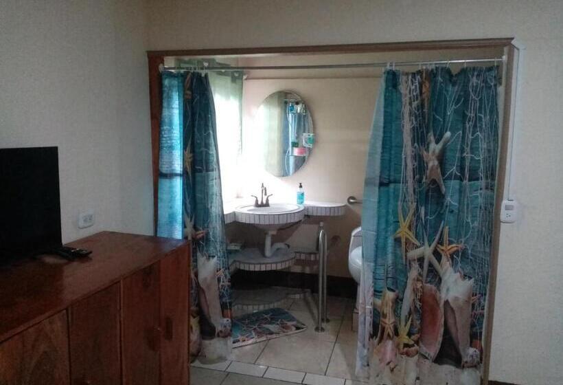 اتاق استاندارد, La Casita