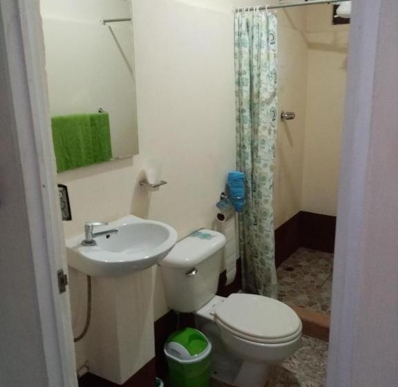 اتاق استاندارد با سرویس بهداشتی مشترک, La Casita