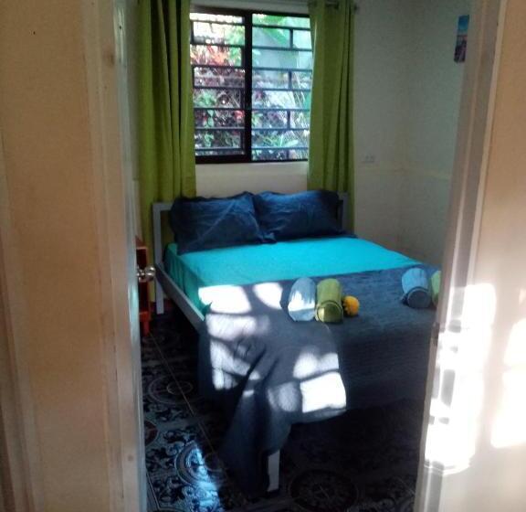 اتاق استاندارد با سرویس بهداشتی مشترک, La Casita