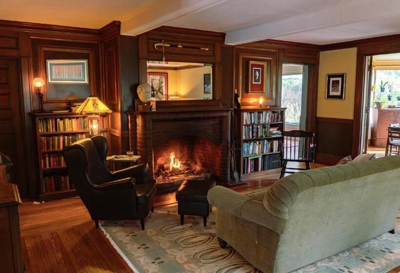 带大床的豪华间, The Tilton Hearth