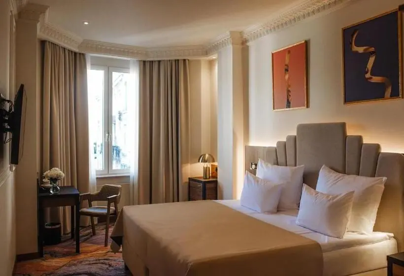 Superior-huone, Nadiya Palace
