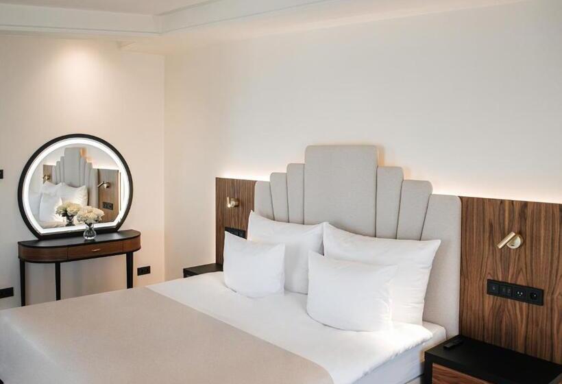 سوییت, Nadiya Palace