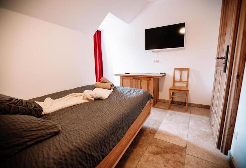 标准单人间, Steinthron