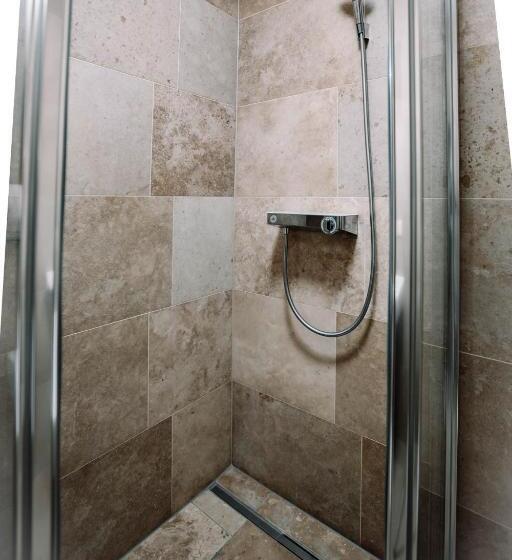 标准间, Steinthron