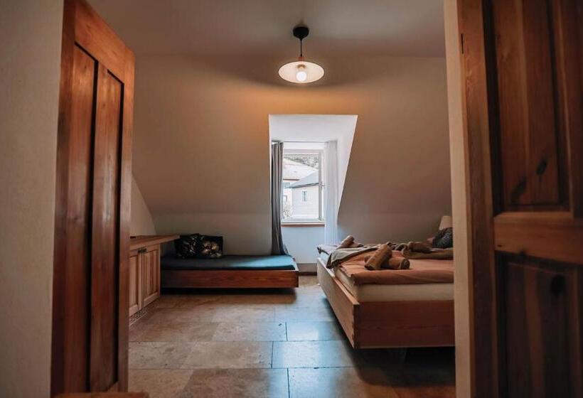 标准间, Steinthron