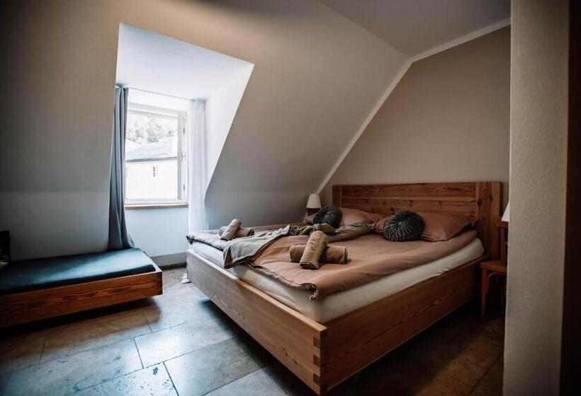 标准间, Steinthron