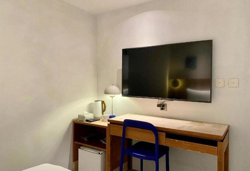 اتاق استاندارد, The Blue By Just Inn