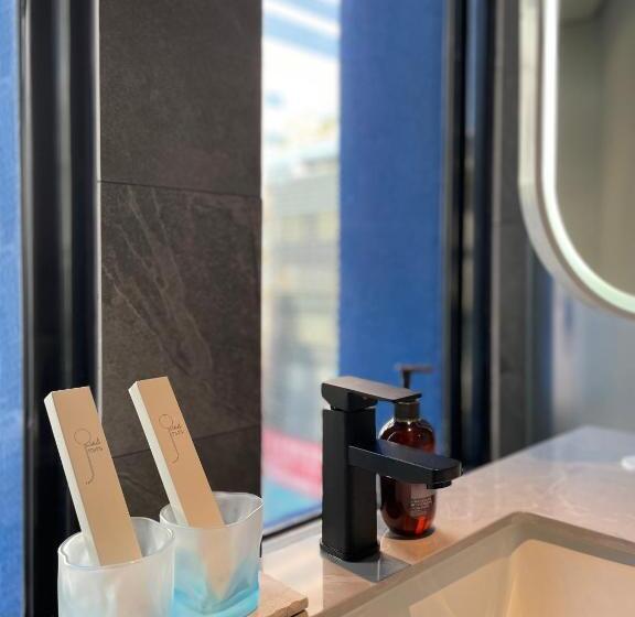 اتاق استاندارد, The Blue By Just Inn