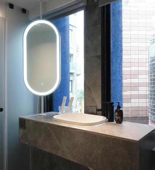 اتاق استاندارد, The Blue By Just Inn