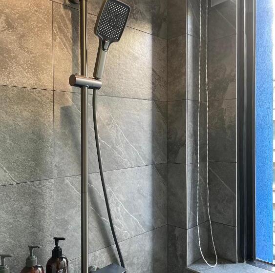 اتاق استاندارد, The Blue By Just Inn