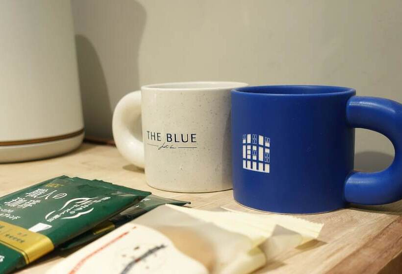 اتاق اکونومی, The Blue By Just Inn